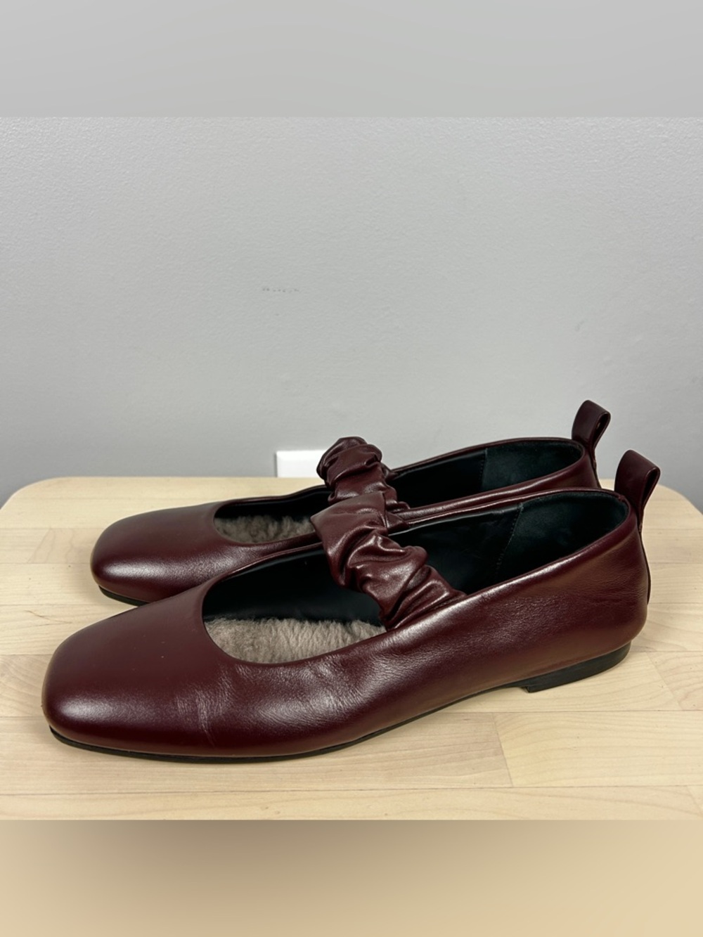 LA CANADIENNE Gracie Shearling Lined Leather Mary Jane Flats 8 Merlot Burgundy